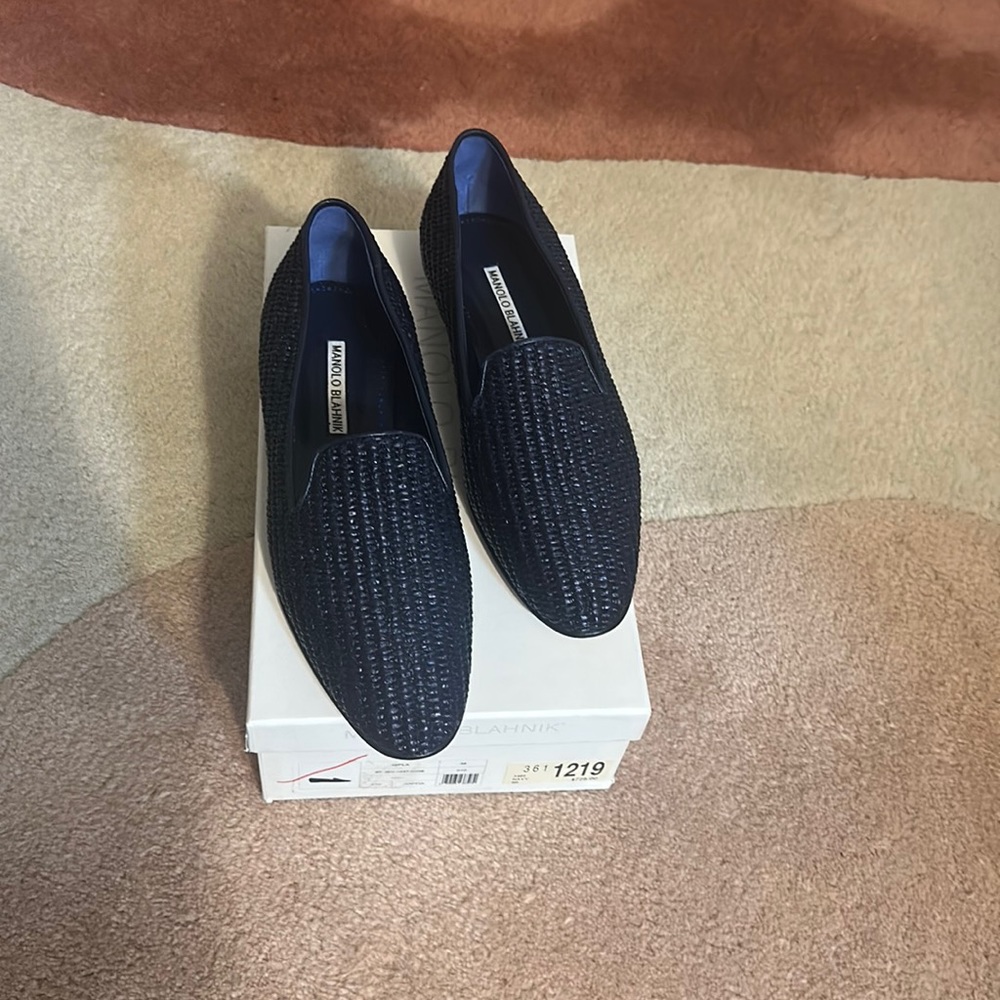 Manolo loafers size 8